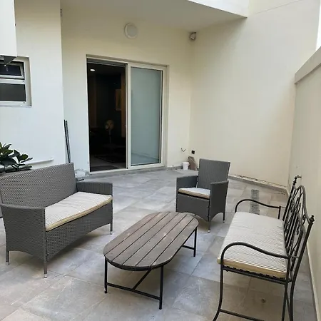 Apartment House With Garden In Paceville Saint Julian's