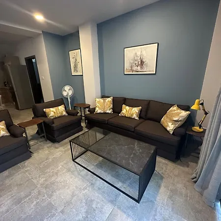 Apartment House With Garden In Paceville Saint Julian's