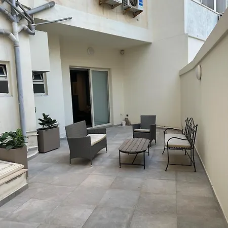 House With Garden In Paceville *