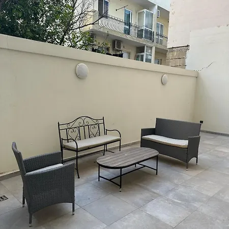 House With Garden In Paceville Apartament